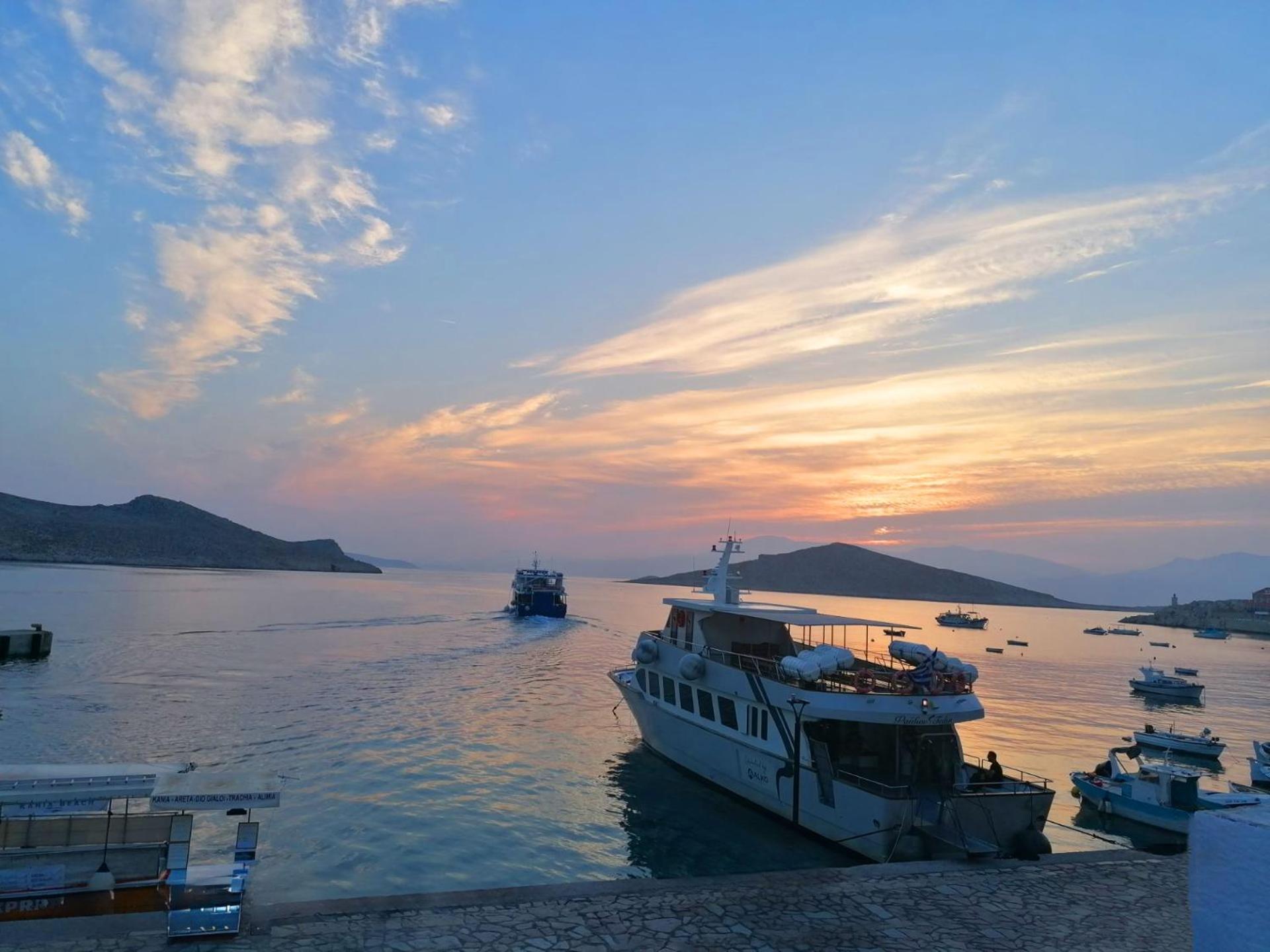 Annas Houses Chalki Town 客房 照片